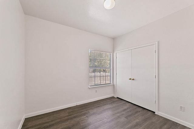 2302 S Bagdad RD A, Leander, TX 78641