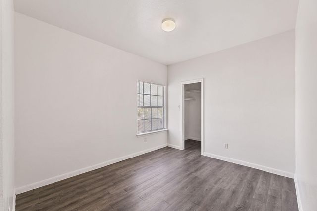 2302 S Bagdad RD A, Leander, TX 78641