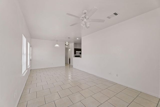 2302 S Bagdad RD A, Leander, TX 78641