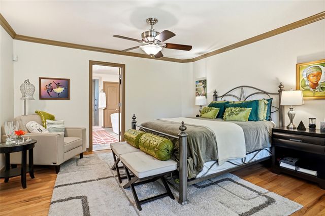 726 Forest Street, Grapevine, TX 76051