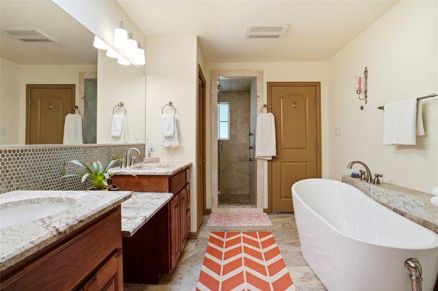 726 Forest Street, Grapevine, TX 76051