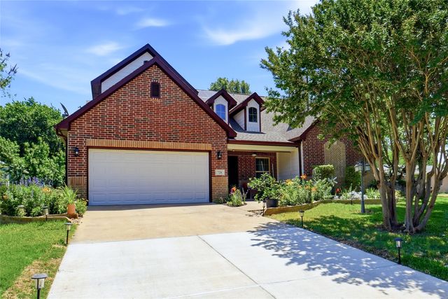 726 Forest Street, Grapevine, TX 76051