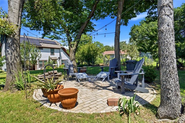 726 Forest Street, Grapevine, TX 76051