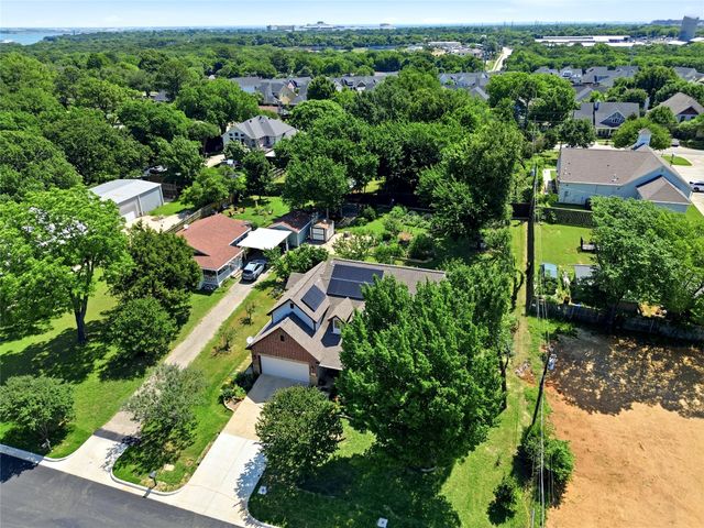 726 Forest Street, Grapevine, TX 76051