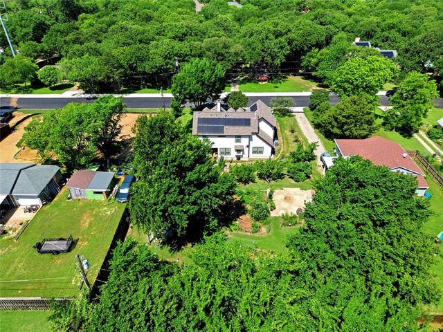 726 Forest Street, Grapevine, TX 76051