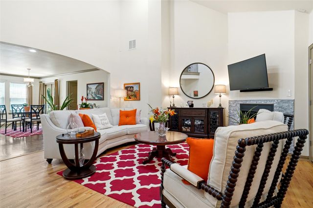 726 Forest Street, Grapevine, TX 76051
