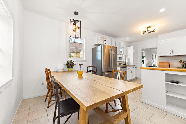 933 E 51st ST, Austin, TX 78751