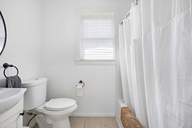 933 E 51st ST, Austin, TX 78751