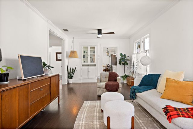 933 E 51st ST, Austin, TX 78751