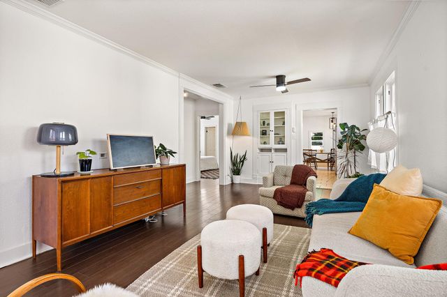 933 E 51st ST, Austin, TX 78751