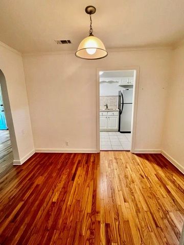107 Esplanade Avenue, Mobile, AL 36606