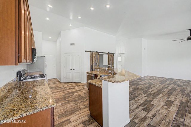 1060 E Stronghold Canyon Lane, Sahuarita, AZ 85629