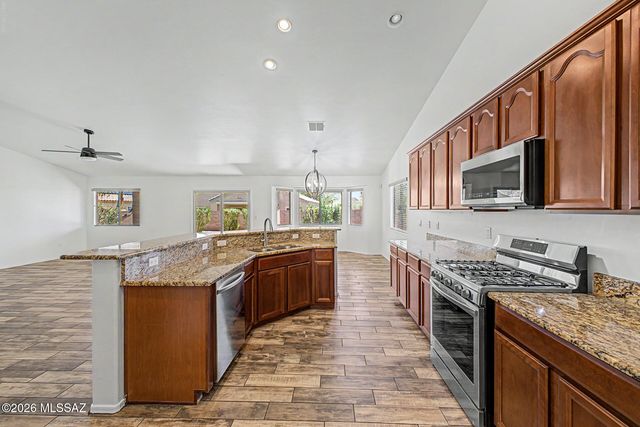 1060 E Stronghold Canyon Lane, Sahuarita, AZ 85629