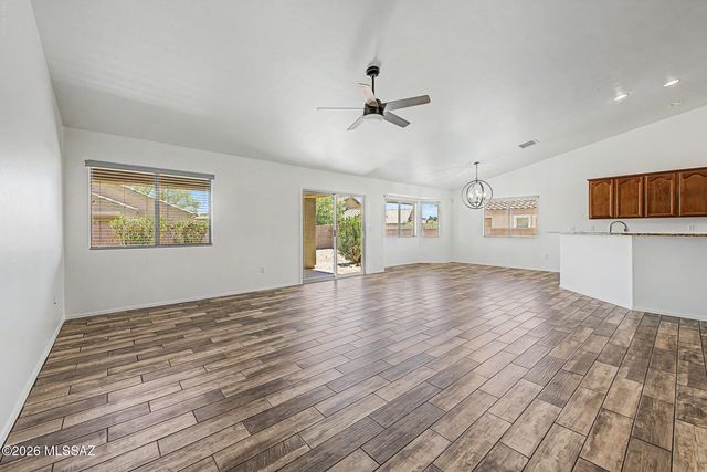 1060 E Stronghold Canyon Lane, Sahuarita, AZ 85629