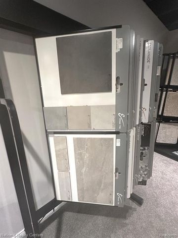 305 Devonshire Drive 8, Lapeer, MI 48446