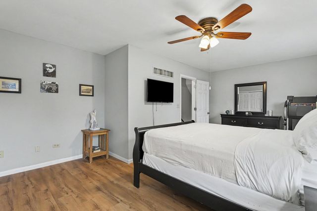 430 E Morse Avenue, Bartlett, IL 60103