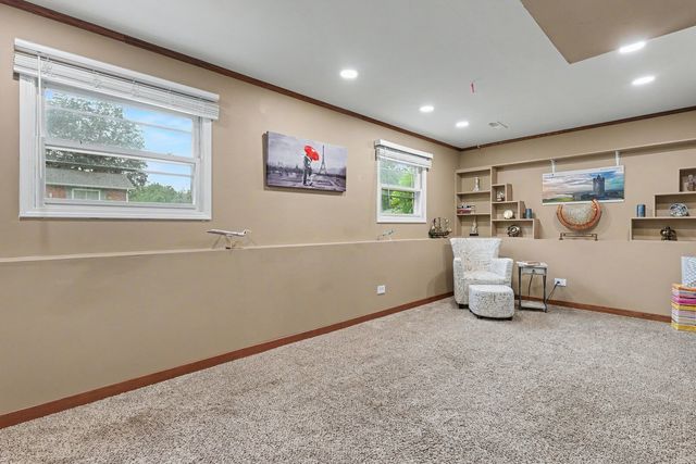 430 E Morse Avenue, Bartlett, IL 60103