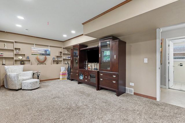 430 E Morse Avenue, Bartlett, IL 60103