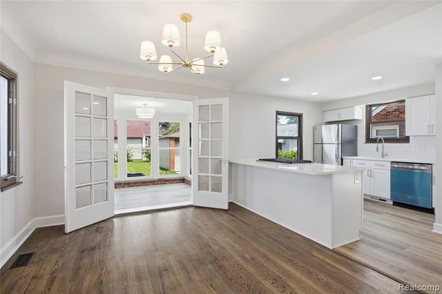 15422 Regina Avenue, Allen Park, MI 48101
