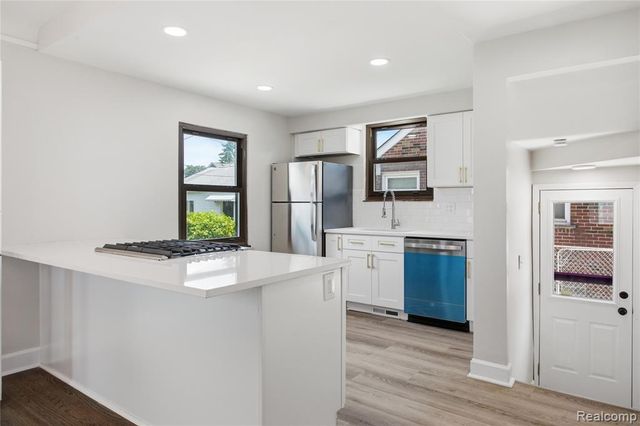 15422 Regina Avenue, Allen Park, MI 48101