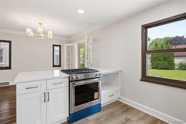 15422 Regina Avenue, Allen Park, MI 48101