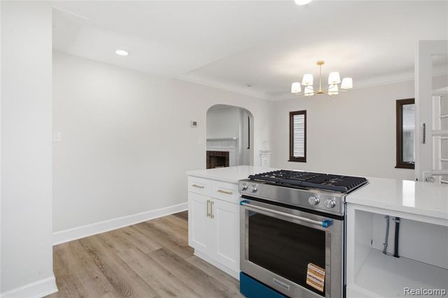 15422 Regina Avenue, Allen Park, MI 48101
