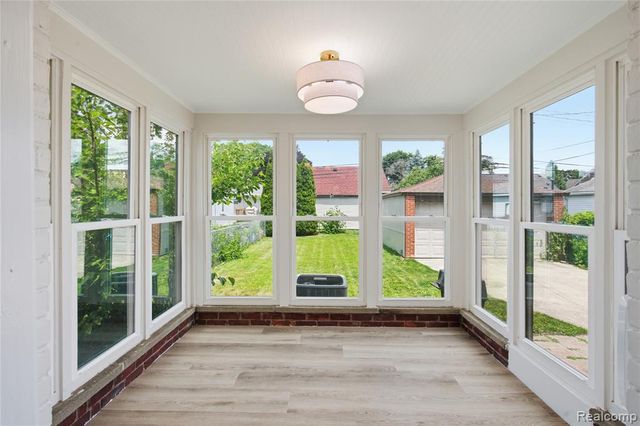 15422 Regina Avenue, Allen Park, MI 48101
