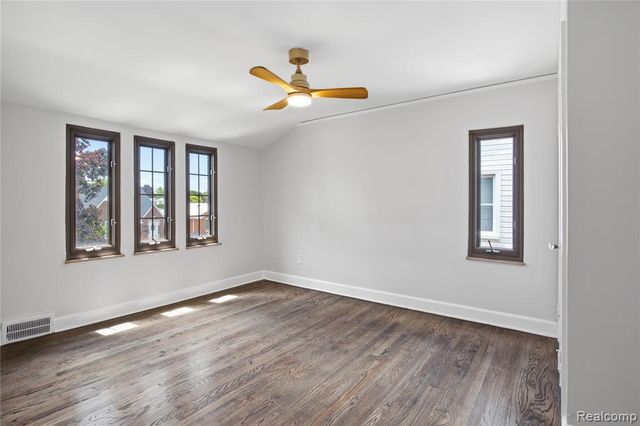 15422 Regina Avenue, Allen Park, MI 48101