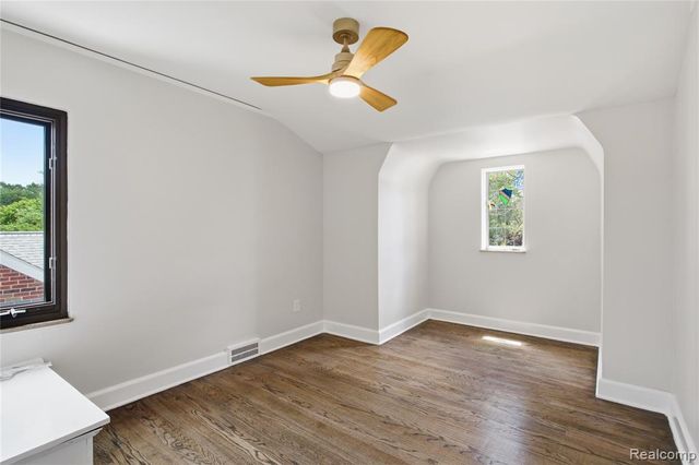15422 Regina Avenue, Allen Park, MI 48101