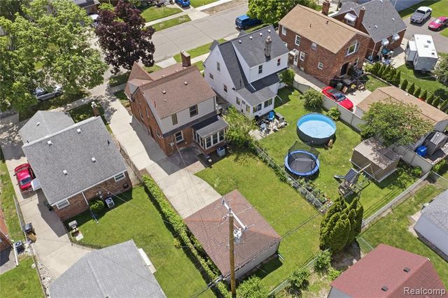 15422 Regina Avenue, Allen Park, MI 48101
