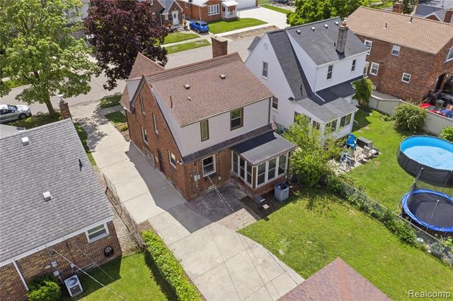 15422 Regina Avenue, Allen Park, MI 48101