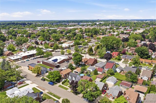 15422 Regina Avenue, Allen Park, MI 48101