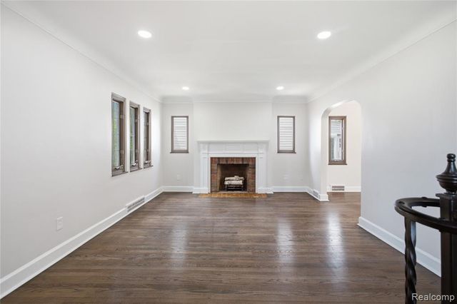 15422 Regina Avenue, Allen Park, MI 48101