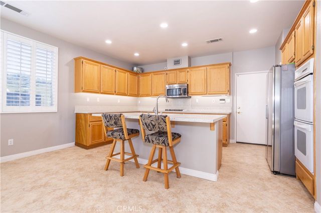 18322 Owl Court, Canyon Country, CA 91387