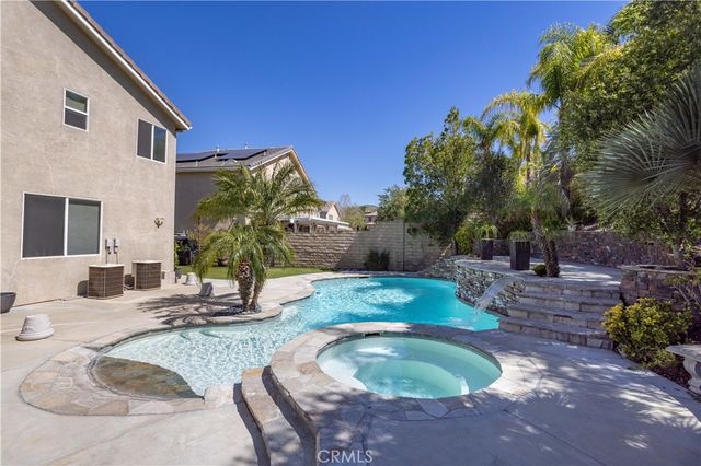 18322 Owl Court, Canyon Country, CA 91387