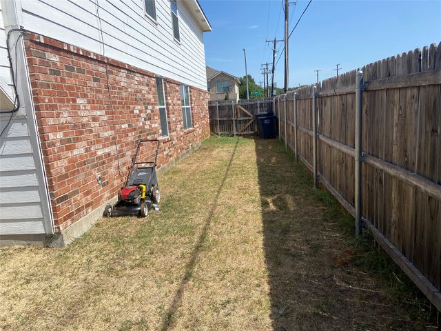 2701 Maegen Circle, Fort Worth, TX 76112