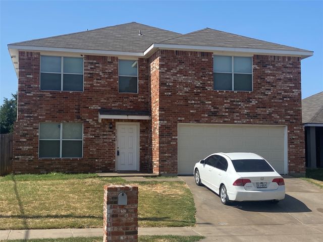 2701 Maegen Circle, Fort Worth, TX 76112