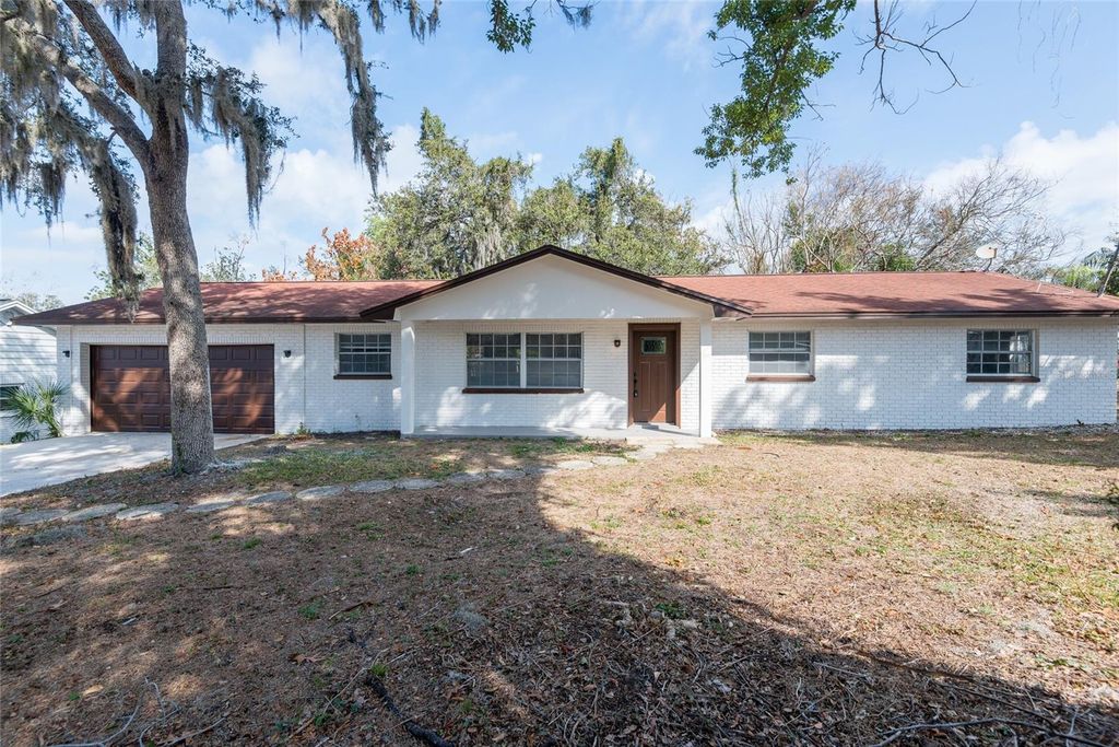 Image 1 of property listing at 110 W BRENTRIDGE DRIVE, Brandon, FL 33511