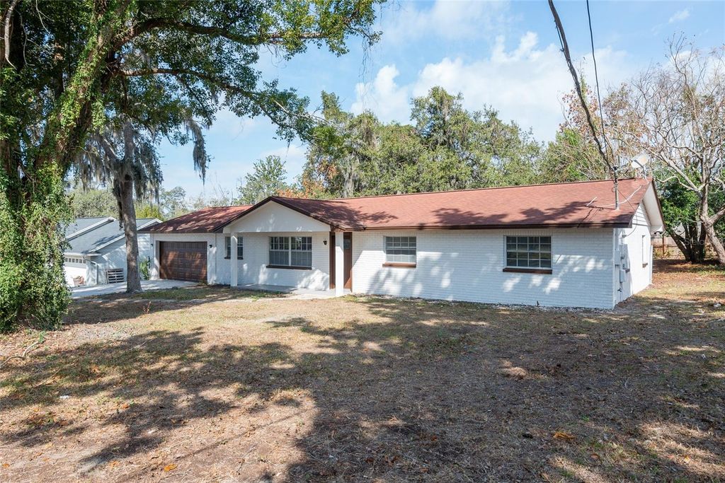Image 2 of property listing at 110 W BRENTRIDGE DRIVE, Brandon, FL 33511