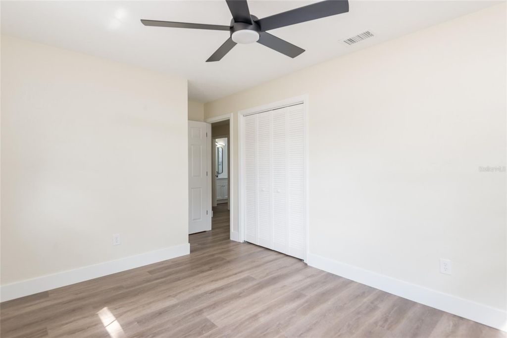 Image 19 of property listing at 110 W BRENTRIDGE DRIVE, Brandon, FL 33511