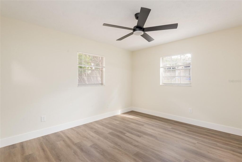 Image 20 of property listing at 110 W BRENTRIDGE DRIVE, Brandon, FL 33511