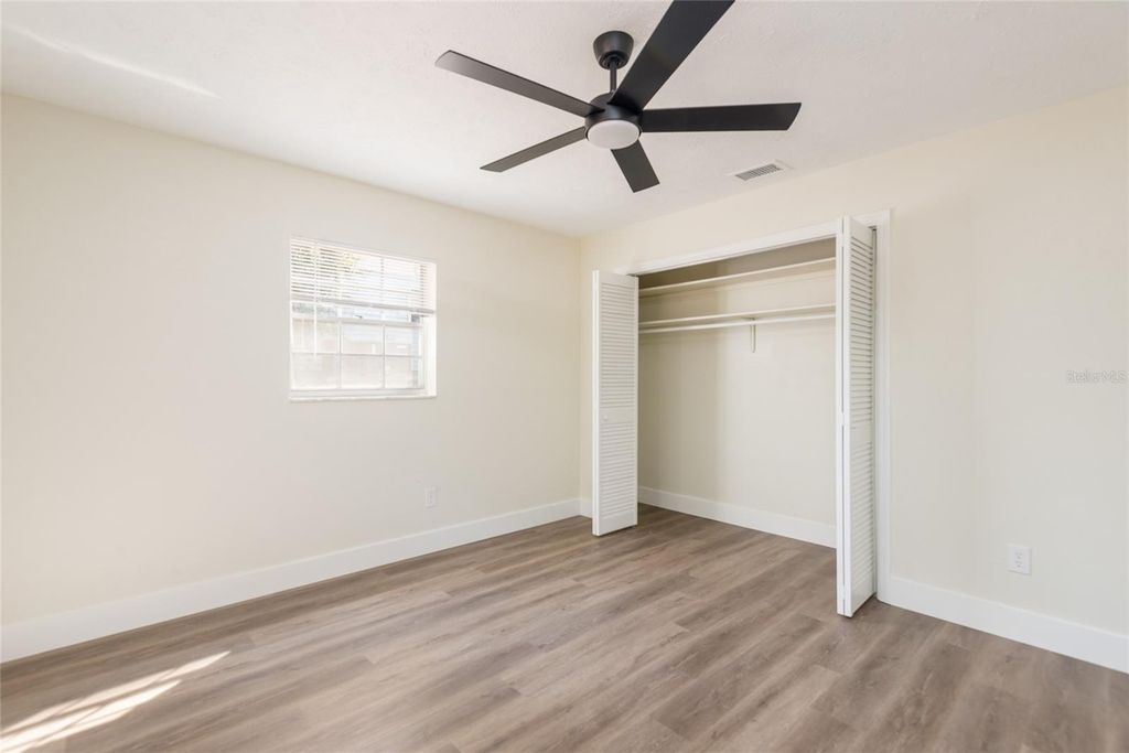 Image 21 of property listing at 110 W BRENTRIDGE DRIVE, Brandon, FL 33511