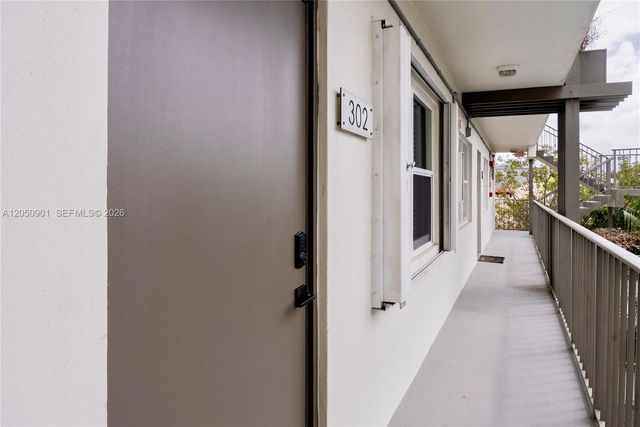 609 NE 13th Ave 302, Fort Lauderdale, FL 33304