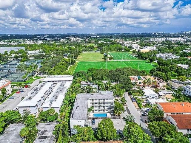 609 NE 13th Ave 302, Fort Lauderdale, FL 33304