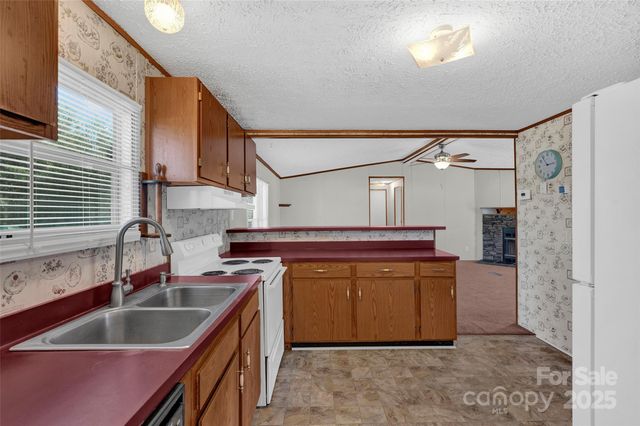 4586 Deal Road, Claremont, NC 28610