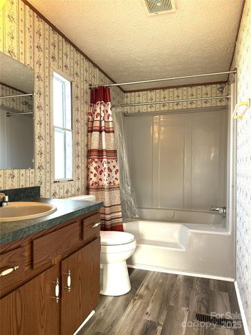 4586 Deal Road, Claremont, NC 28610