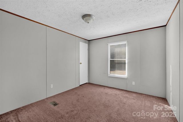 4586 Deal Road, Claremont, NC 28610