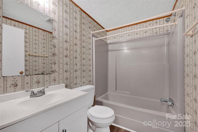 4586 Deal Road, Claremont, NC 28610