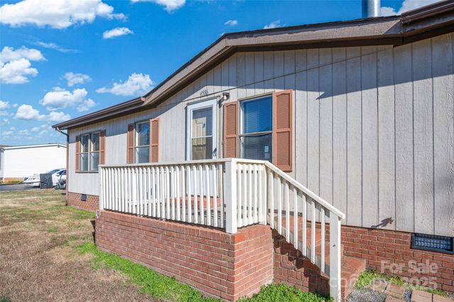 4586 Deal Road, Claremont, NC 28610