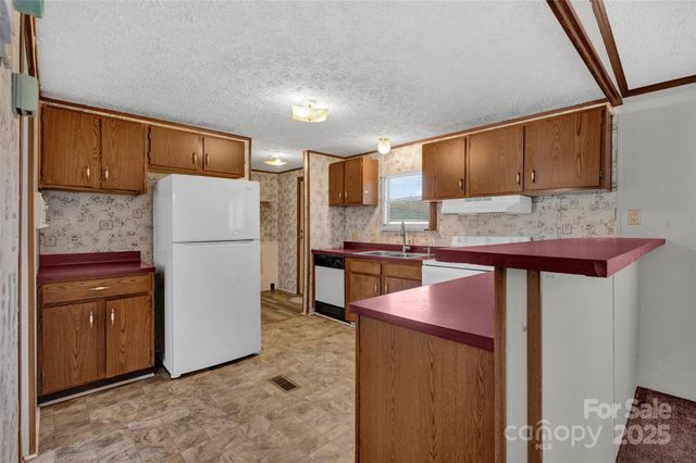 4586 Deal Road, Claremont, NC 28610